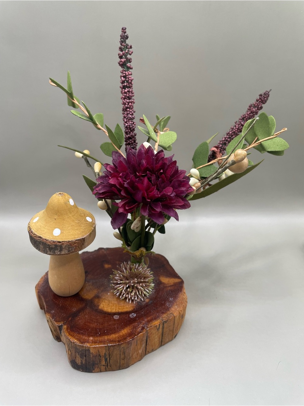 Vintage Mushroom Figurine Carved Wood Log Base Dahlia Green Foliage Nature